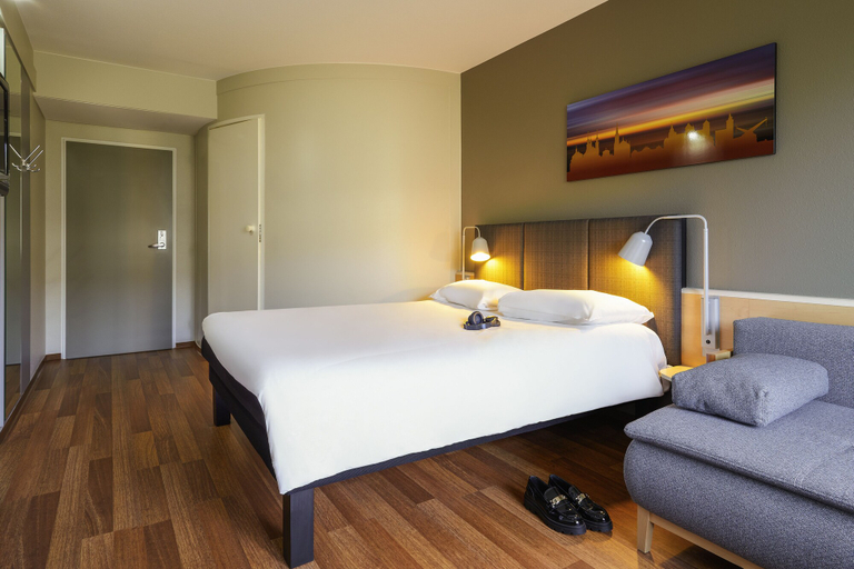 Bedroom 3, ibis Wuerzburg City, Würzburg