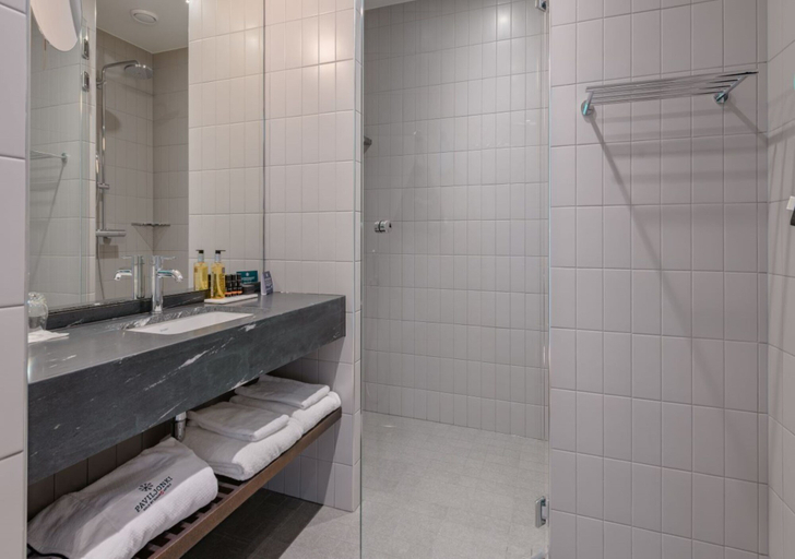Bathroom 4, Solo Sokos Hotel Paviljonki, Central Finland