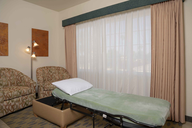 Bedroom 2, Raintree's Cimarron Golf Resort, Riverside