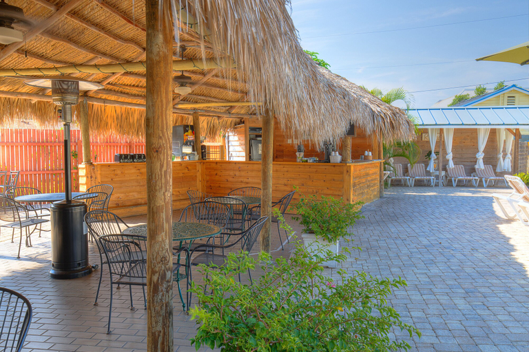 Exterior & Views 2, Naples Garden Inn, Collier