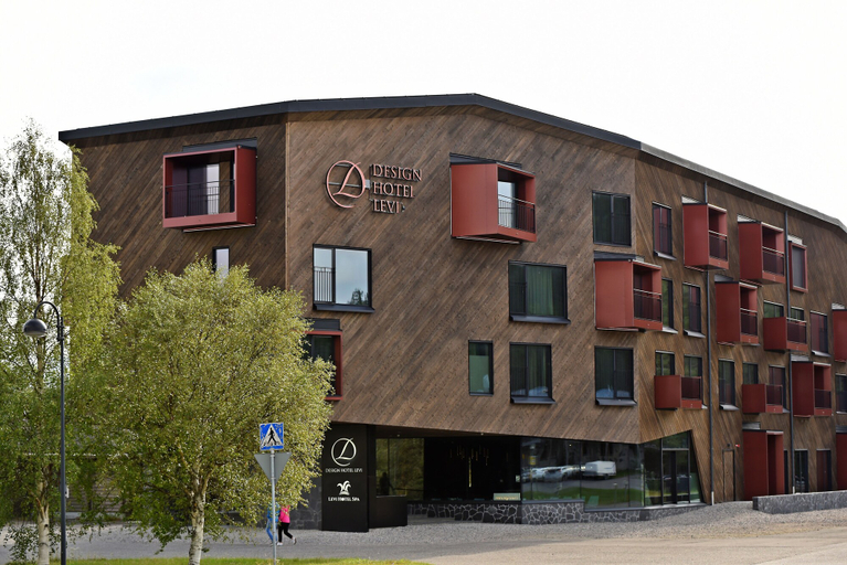 Exterior & Views