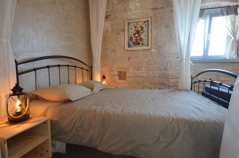 Bedroom 2, Arnolongo Apartments, Rovinj