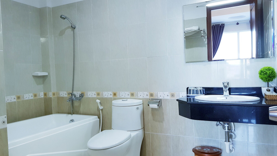Bathroom 5, Queen Garden Hotel, Vũng Tàu