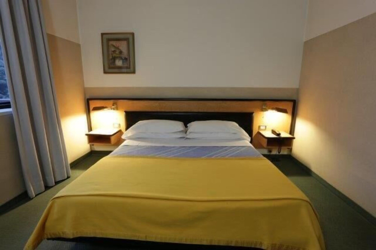 Bedroom 3, Art & Hotel Treviolo, Bergamo