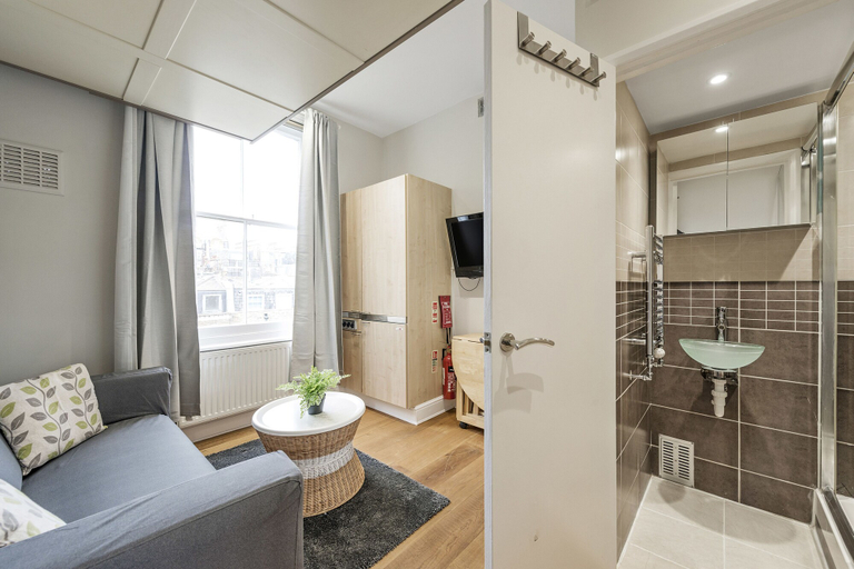 Bathroom 4, 1 Bedroom Clarincarde Apartment, London