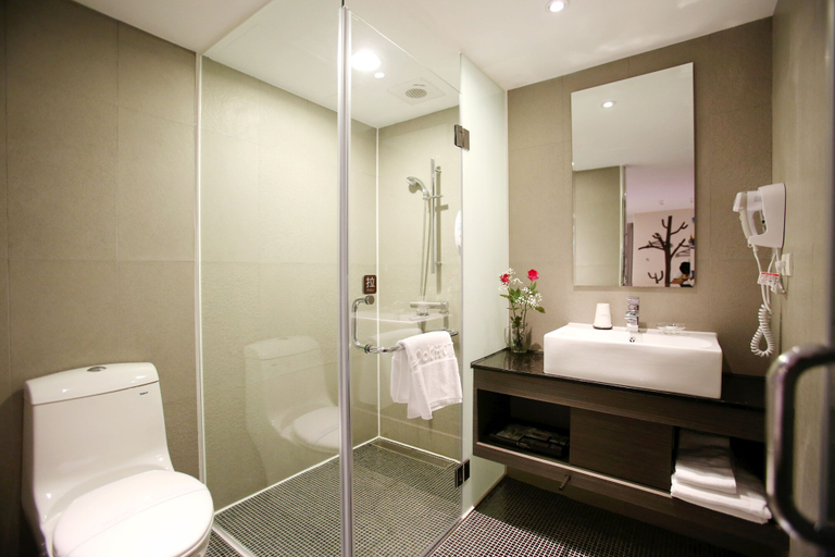 Bathroom 5, Chiayi Look Hotel, Chiayi City
