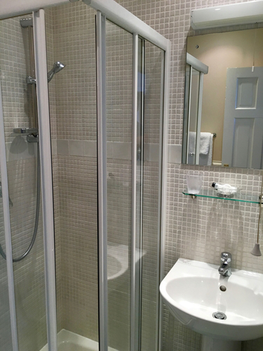 Bathroom 4, Milka's, Oxfordshire