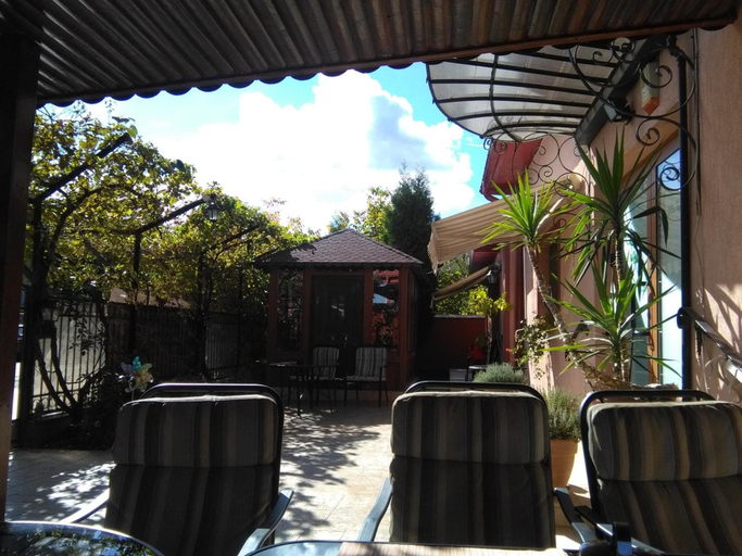 Food & Drinks 5, Vila Toparceanu, Otopeni