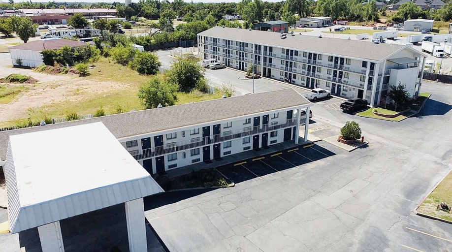 Exterior & Views 2, Economy Hotel Plus, Oklahoma