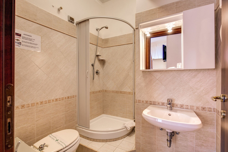 Bathroom 5, Trastevere Rooms, Rome