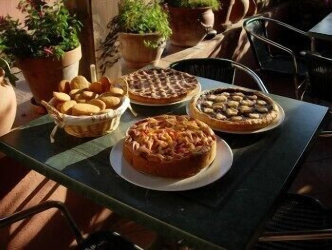 Food & Drinks 6