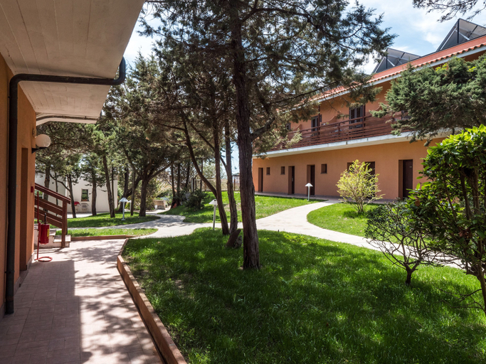 Exterior & Views 2, Hotel Cala Reale, Sassari