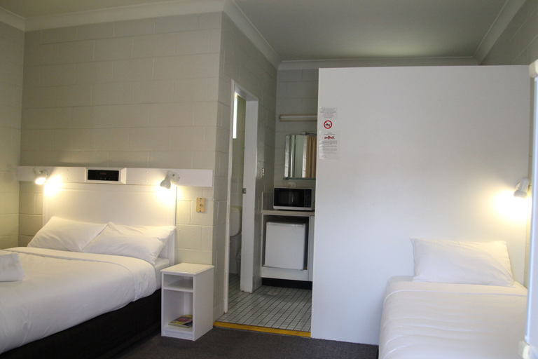 Bedroom 3, Central Coast Motel, Wyong - South and West