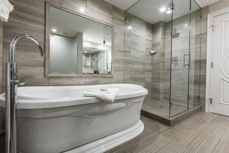 Bathroom 4, La Banque Hotel, Cook