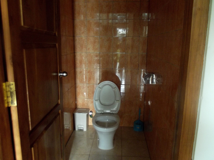 Bathroom 5, La Belle Etoile Hotel, West Manggarai