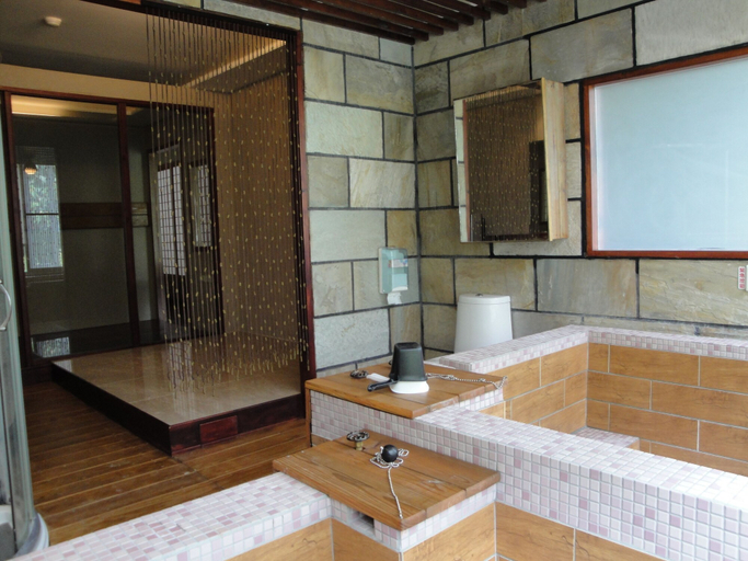 Bathroom 4, WULAI SungLyu spring resort, New Taipei City