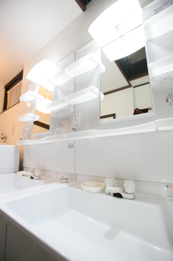 Bathroom 3, Guesthouse Hana Nishijin, Kyoto