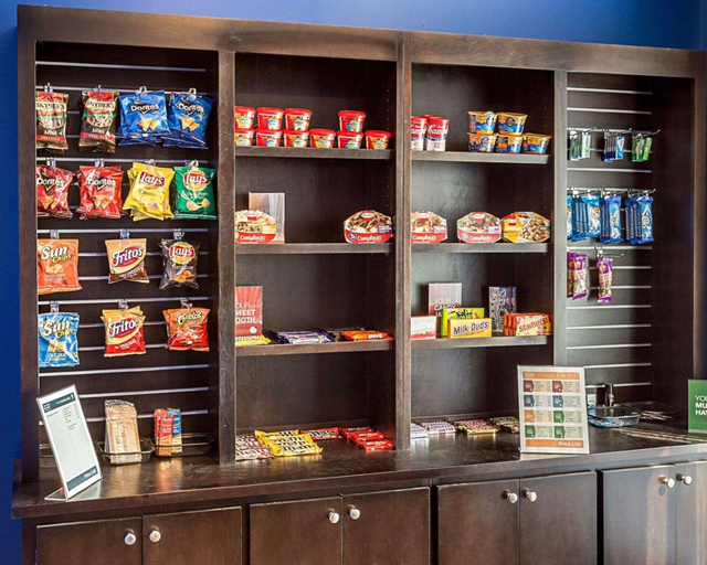 Food & Drinks 4, Comfort Suites near Tanger Outlet Mall, Ascension