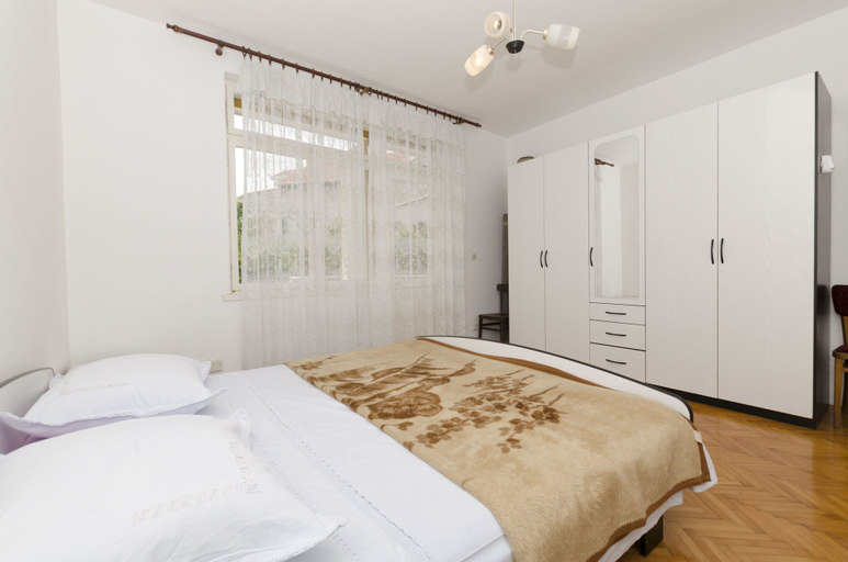 Bedroom 4, Apartment Tome G, Primošten