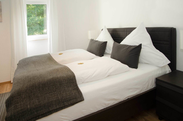 Bedroom 4, Aparthotel Paradies, Fulda
