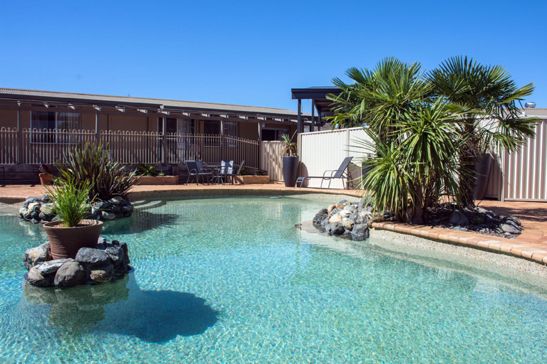 Sport & Beauty 3, New England Motor Lodge, Glen Innes Severn