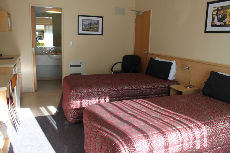 Bedroom 4, Alhambra Oaks Motor Lodge, Dunedin
