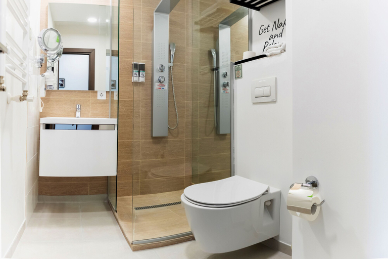 Bathroom 4, Thomas Albert Hotel