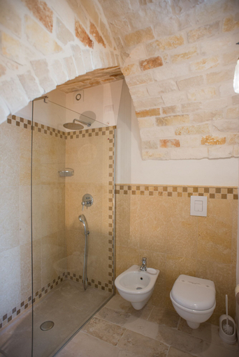 Bathroom 5, Romantic Trulli, Bari