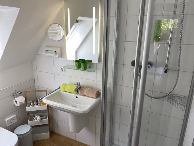 Bathroom 5, Hotel garni DünenNest, Nordfriesland