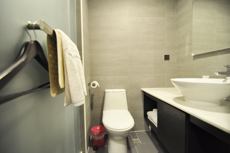 Bathroom 5, Feng Jia 25 Hotel, Taichung