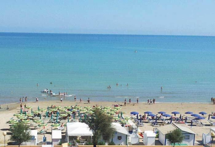 Others, Hotel Roma, Ancona