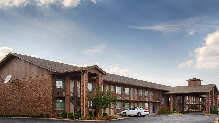 Exterior & Views 2, SureStay Plus Hotel By Best Western Poteau, Le Flore