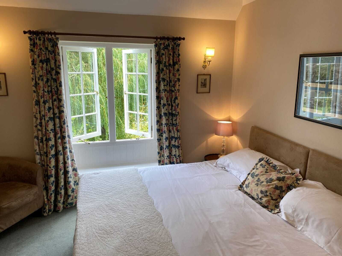 Bedroom 2, Guyers House Hotel, Wiltshire