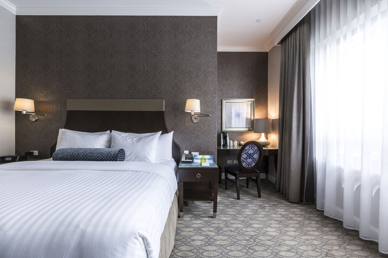 Bedroom 2, La Banque Hotel, Cook