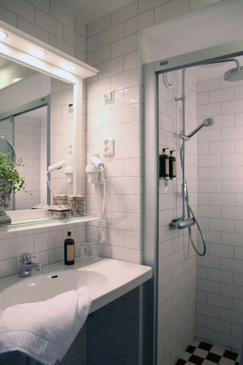 Bathroom 5, Södertuna Slott, Gnesta