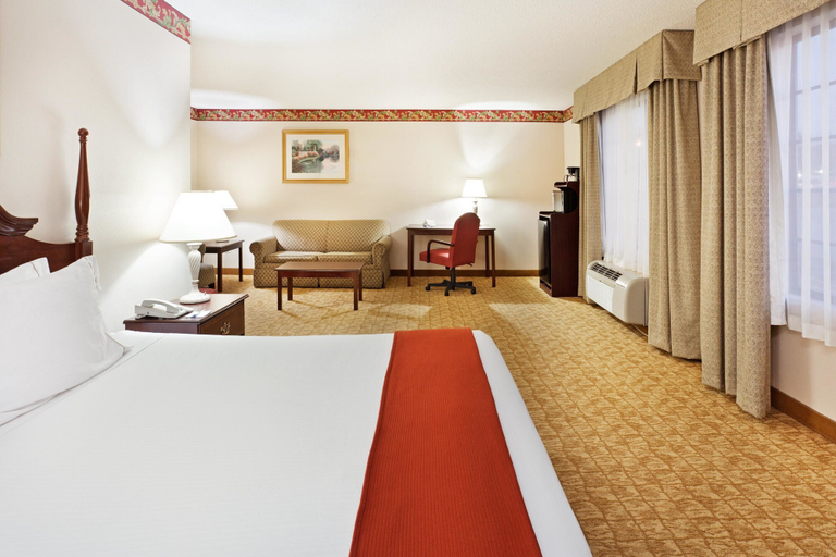 Bedroom 4, Holiday Inn Express WINSTON-SALEM by IHG, Forsyth