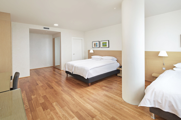 Bedroom 3, Hilton Reykjavik Nordica, Reykjavík