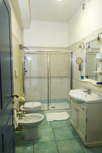 Bathroom 5, Hotel Polo Nautico, Salerno
