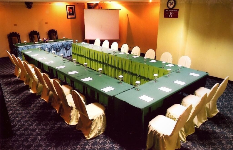 Business Facilities 19