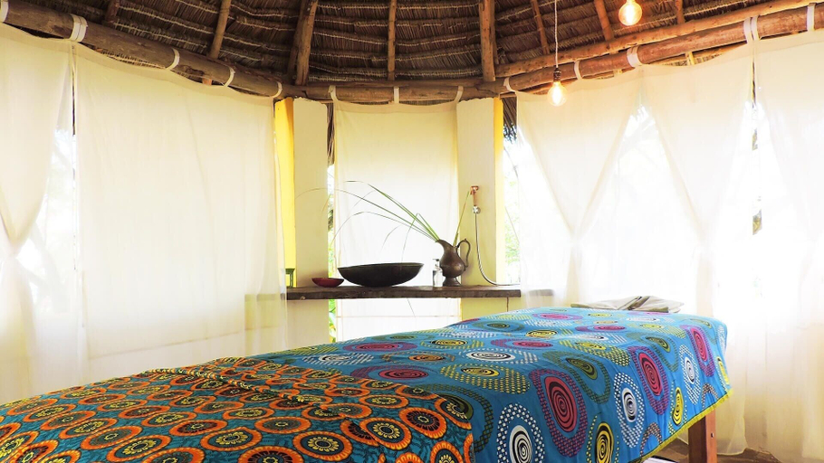 Bedroom 4, Paje By Night, Kusini