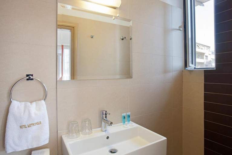 Bathroom 4, Metropolis Hotel, Attica