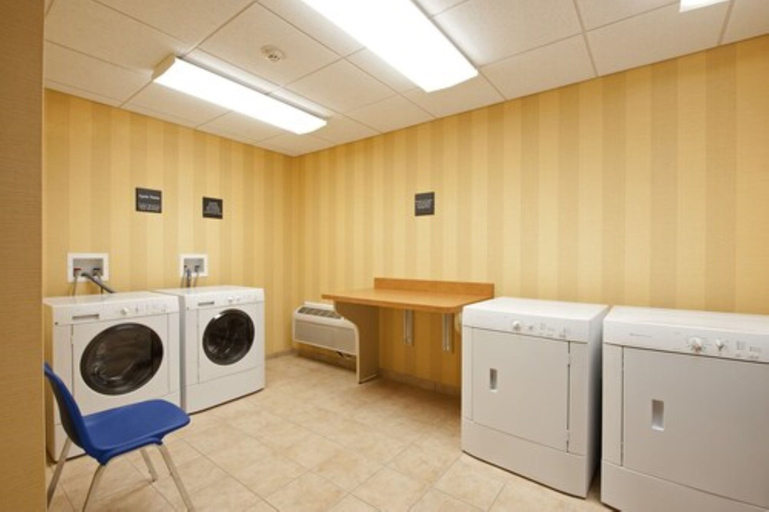Bathroom 4, Hampton Inn & Suites Indianapolis-Airport, Indianapolis