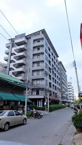 Exterior & Views 25