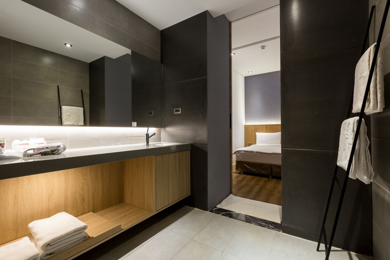 Bathroom 5, Green Hotel, Penghu