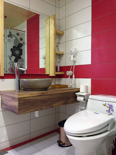 Bathroom 4, Applause In The Mountain, Chiayi County