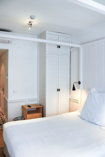 Bedroom 2, Hotel Marina, Girona