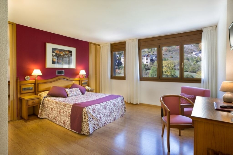 Bedroom 4, Hotel Eth Solan, Lleida