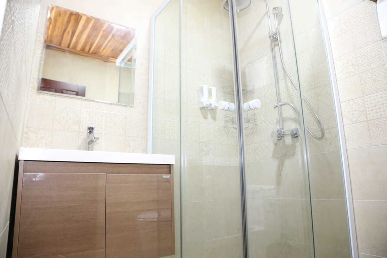 Bathroom 3, Villa Kiengkham, Luang Prabang