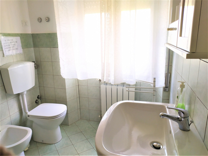 Bathroom 5, Casa Valentina, Catania