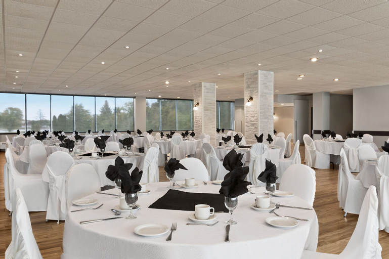 Food & Drinks 5, Ramada by Wyndham Belleville Harbourview Conference Centre, Hastings
